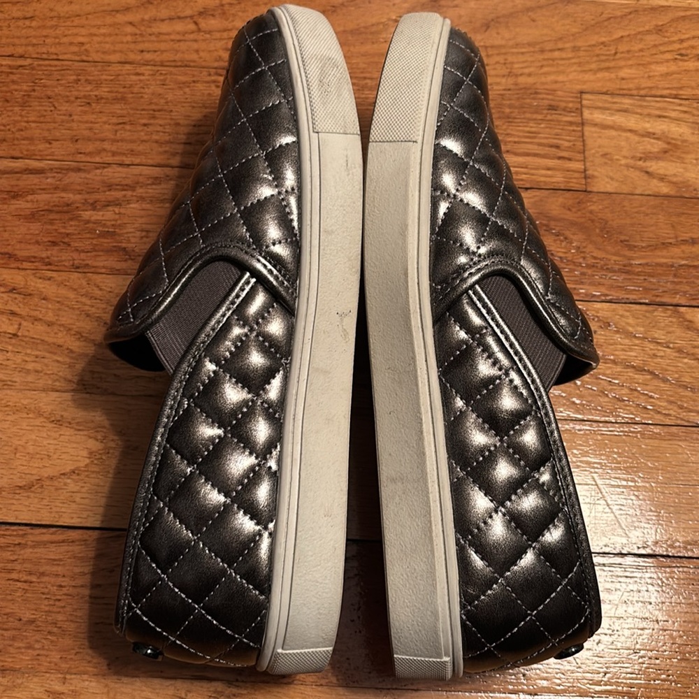 Steve Madden Women's Ecentrcq Sneaker - Picture 7 of 8
